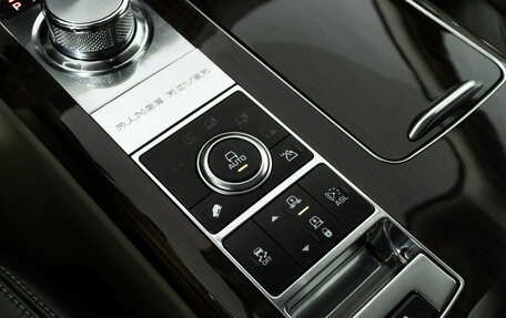 Land Rover Range Rover IV рестайлинг, 2015 год, 4 200 000 рублей, 23 фотография