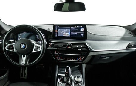 BMW 5 серия, 2021 год, 5 799 000 рублей, 13 фотография