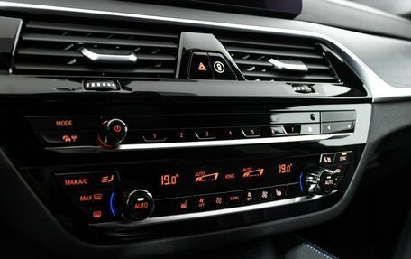 BMW 5 серия, 2021 год, 5 799 000 рублей, 19 фотография