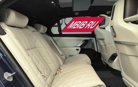 BMW 7 серия, 2025 год, 33 000 000 рублей, 8 фотография