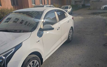 KIA Rio IV, 2022 год, 1 900 000 рублей, 2 фотография