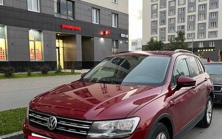 Volkswagen Tiguan II, 2018 год, 2 200 000 рублей, 2 фотография