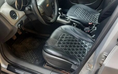 Chevrolet Cruze II, 2010 год, 550 000 рублей, 2 фотография