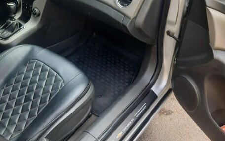 Chevrolet Cruze II, 2010 год, 550 000 рублей, 5 фотография