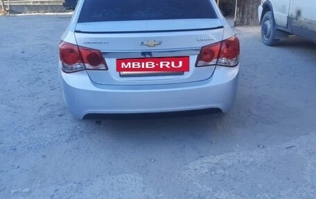 Chevrolet Cruze II, 2010 год, 550 000 рублей, 8 фотография