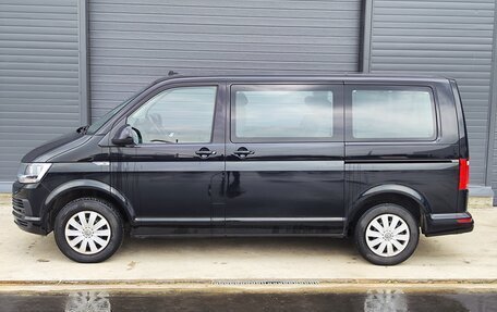 Volkswagen Caravelle T6 рестайлинг, 2019 год, 3 890 000 рублей, 1 фотография