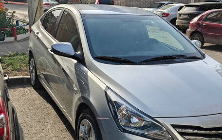 Hyundai Solaris II рестайлинг, 2016 год, 1 250 000 рублей, 2 фотография
