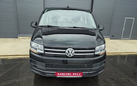 Volkswagen Caravelle T6 рестайлинг, 2019 год, 3 890 000 рублей, 8 фотография