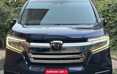 Honda Stepwgn IV, 2020 год, 2 240 000 рублей, 5 фотография
