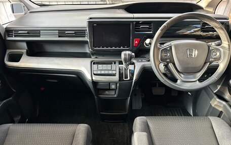 Honda Stepwgn IV, 2020 год, 2 240 000 рублей, 14 фотография