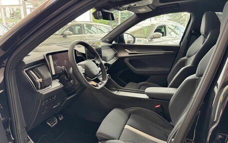 Skoda Kodiaq, 2025 год, 5 400 000 рублей, 13 фотография