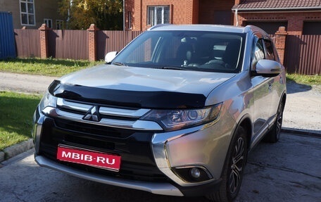 Mitsubishi Outlander III рестайлинг 3, 2016 год, 2 399 999 рублей, 1 фотография