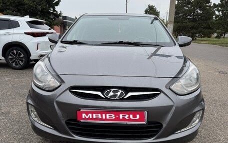 Hyundai Solaris II рестайлинг, 2012 год, 780 000 рублей, 1 фотография
