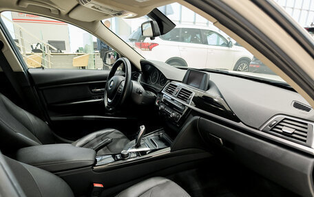 BMW 3 серия, 2018 год, 2 430 000 рублей, 13 фотография