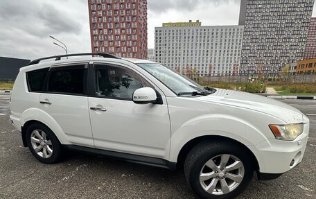 Mitsubishi Outlander III рестайлинг 3, 2012 год, 920 000 рублей, 1 фотография