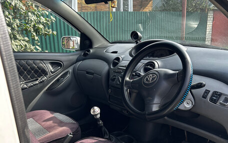 Toyota Vitz, 2002 год, 300 000 рублей, 12 фотография