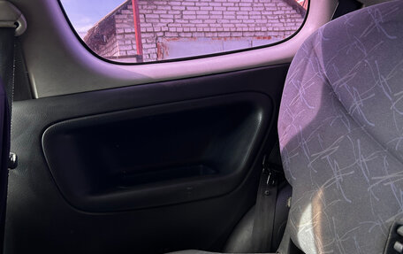Toyota Vitz, 2002 год, 300 000 рублей, 20 фотография