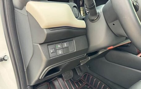 Honda Vezel, 2022 год, 1 589 777 рублей, 14 фотография