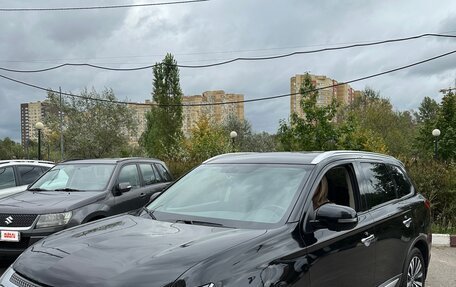 Mitsubishi Outlander III рестайлинг 3, 2020 год, 2 980 000 рублей, 3 фотография