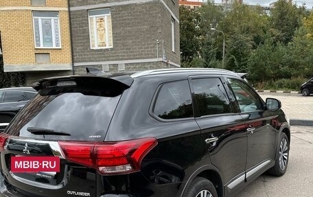 Mitsubishi Outlander III рестайлинг 3, 2020 год, 2 980 000 рублей, 5 фотография
