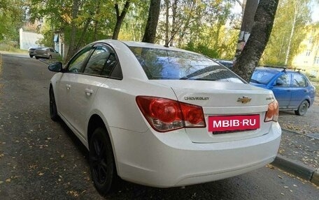 Chevrolet Cruze II, 2011 год, 590 000 рублей, 4 фотография