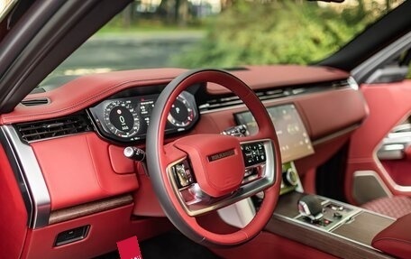 Land Rover Range Rover IV рестайлинг, 2023 год, 25 000 000 рублей, 9 фотография