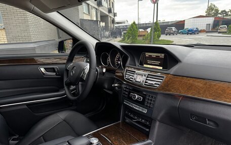 Mercedes-Benz E-Класс, 2013 год, 1 680 000 рублей, 39 фотография