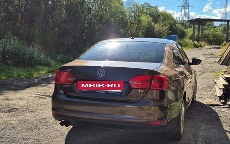 Volkswagen Jetta VI, 2011 год, 660 000 рублей, 14 фотография