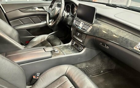 Mercedes-Benz CLS, 2015 год, 2 600 000 рублей, 17 фотография