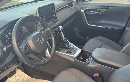 Toyota RAV4, 2021 год, 3 150 000 рублей, 6 фотография