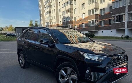 Toyota RAV4, 2021 год, 3 150 000 рублей, 4 фотография