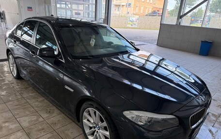 BMW 5 серия, 2011 год, 2 500 000 рублей, 2 фотография
