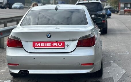 BMW 5 серия, 2004 год, 950 000 рублей, 3 фотография