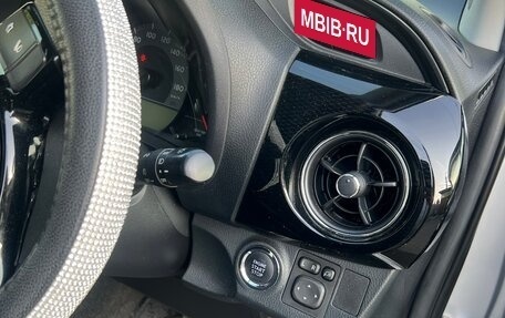 Toyota Vitz, 2019 год, 1 230 000 рублей, 8 фотография