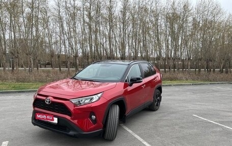 Toyota RAV4, 2021 год, 4 050 000 рублей, 2 фотография