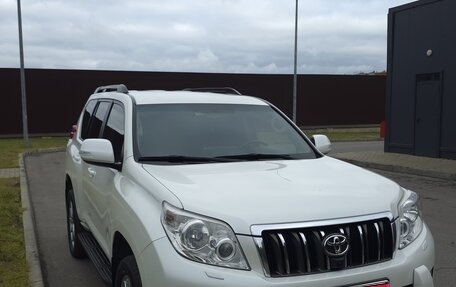 Toyota Land Cruiser Prado 150 рестайлинг 2, 2011 год, 2 600 000 рублей, 1 фотография