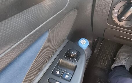 Volkswagen Golf V, 2006 год, 545 000 рублей, 22 фотография