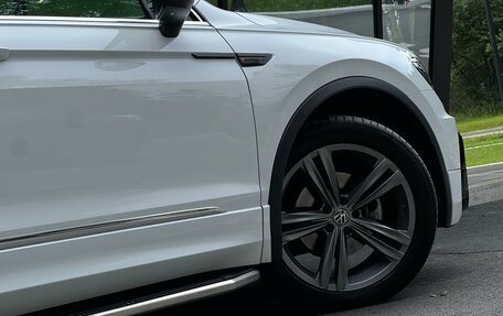 Volkswagen Tiguan II, 2018 год, 2 880 000 рублей, 1 фотография