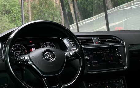 Volkswagen Tiguan II, 2018 год, 2 880 000 рублей, 19 фотография