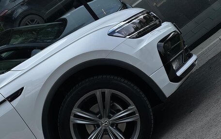 Volkswagen Tiguan II, 2018 год, 2 880 000 рублей, 23 фотография