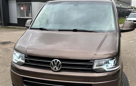 Volkswagen Multivan T5, 2011 год, 3 000 000 рублей, 2 фотография
