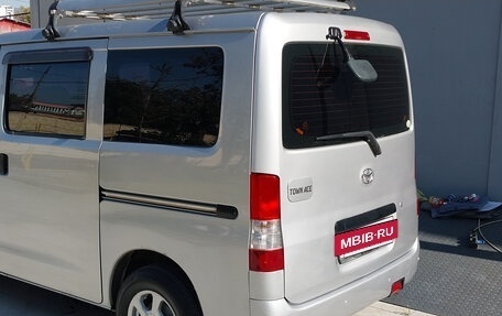 Toyota Town Ace IV, 2011 год, 880 000 рублей, 2 фотография