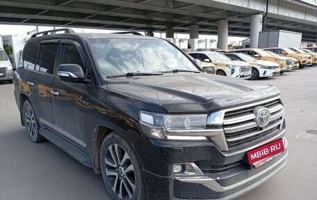 Toyota Land Cruiser 200, 2019 год, 6 895 000 рублей, 2 фотография
