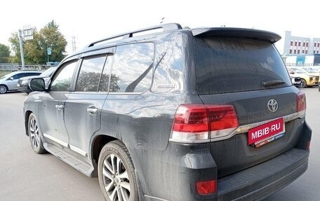 Toyota Land Cruiser 200, 2019 год, 6 895 000 рублей, 4 фотография