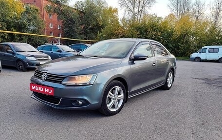 Volkswagen Jetta VI, 2013 год, 1 150 000 рублей, 2 фотография