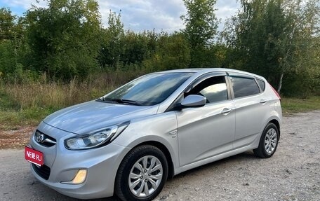 Hyundai Solaris II рестайлинг, 2011 год, 670 000 рублей, 1 фотография