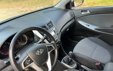 Hyundai Solaris II рестайлинг, 2011 год, 670 000 рублей, 16 фотография