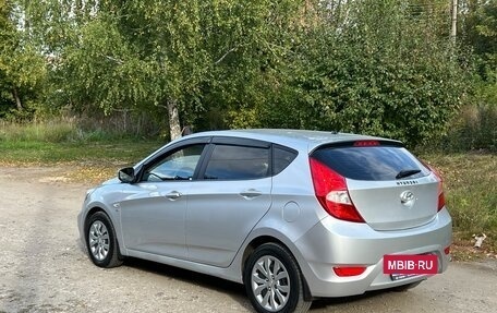 Hyundai Solaris II рестайлинг, 2011 год, 670 000 рублей, 3 фотография