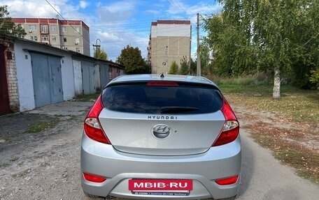 Hyundai Solaris II рестайлинг, 2011 год, 670 000 рублей, 4 фотография