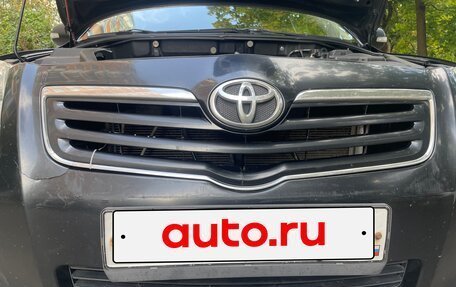 Toyota Avensis III рестайлинг, 2007 год, 750 000 рублей, 25 фотография